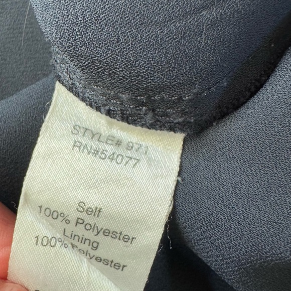 CAbi 971 Navy Blue Floral Print Long Sleeve Blouse Women's Size Medium - Picture 11 of 11